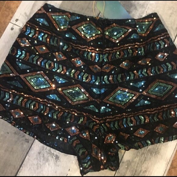 Show Me Your MuMu sequenced Shorts Size Small - Picture 4 of 5